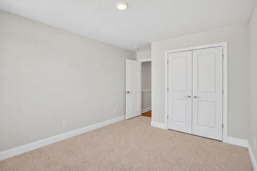 Spacious, unfurnished interior of a new home in , Homer (Image 29).