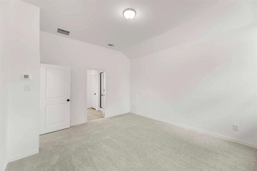 Spacious, unfurnished interior of a new home in Monticello Park, Princeton (Image 29).