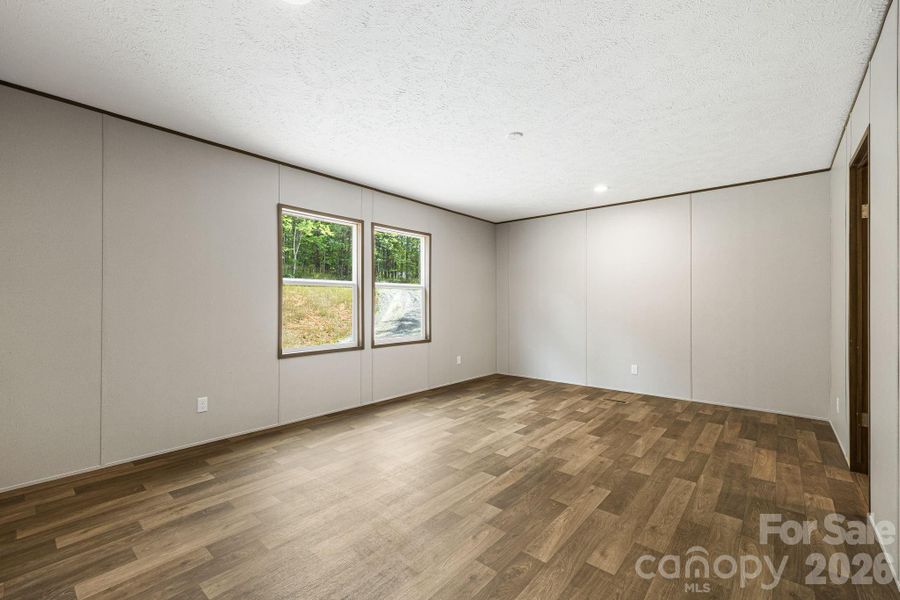 Spacious, unfurnished interior of a new home in , Nebo (Image 28).