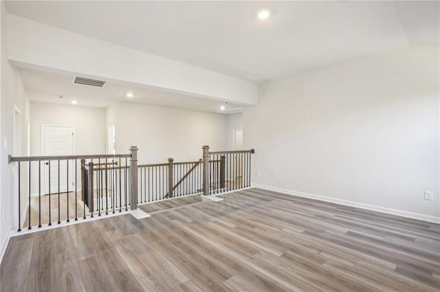 Spacious, unfurnished interior of a new home in Ponderosa Farms Reserve, Gainesville (Image 38).