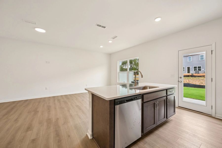 Representative images and renderings are for illustrative purposes. Actual structural options and design finishes of home may vary.