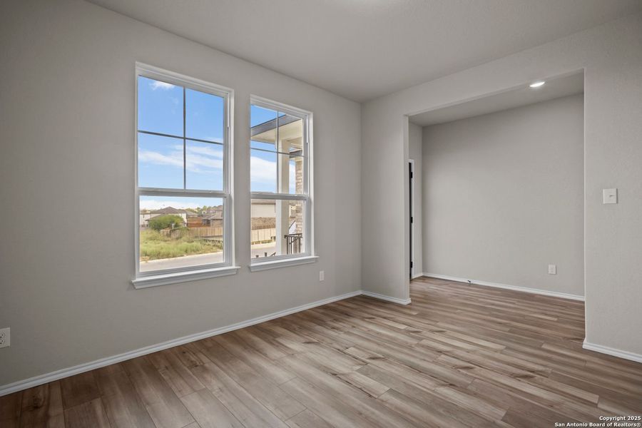 Spacious, unfurnished interior of a new home in Comanche Ridge, San Antonio (Image 17).