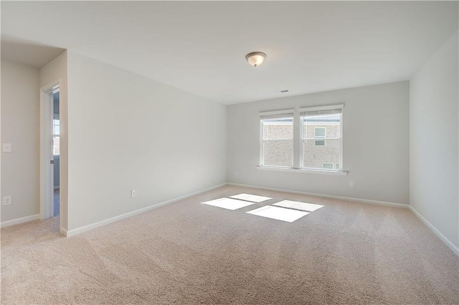 Spacious, unfurnished interior of a new home in Burchwood, Stockbridge (Image 22).