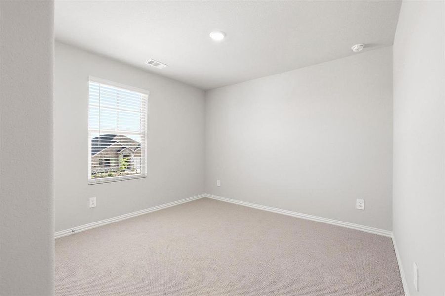 Spacious, unfurnished interior of a new home in Westmoor, Sherman (Image 27).