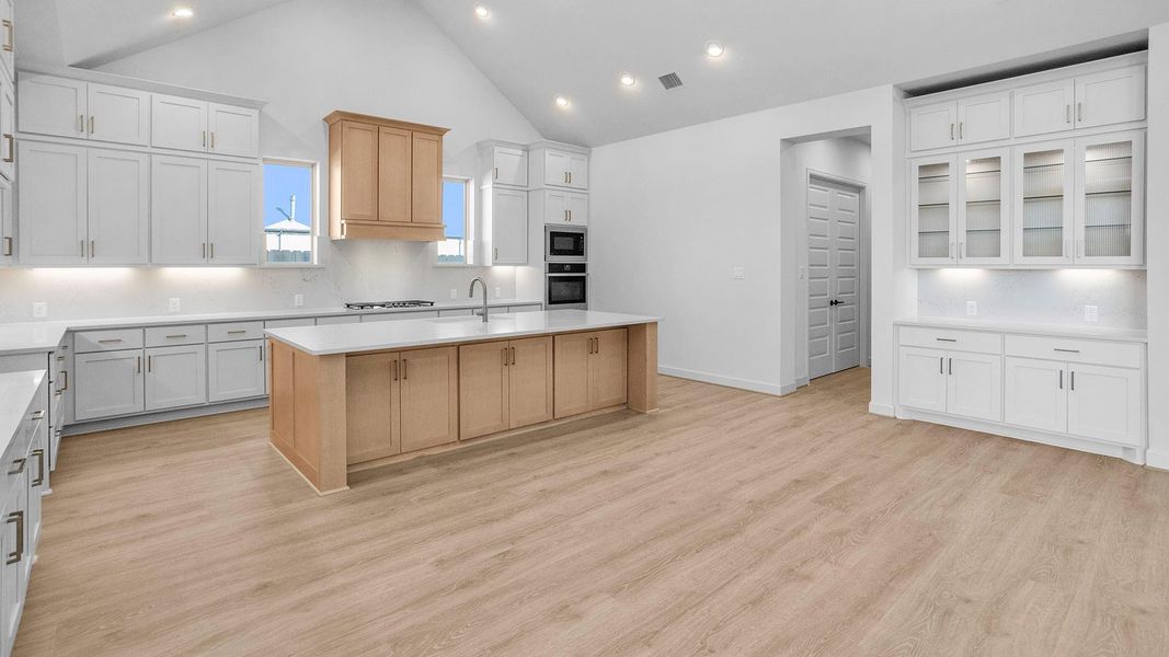 Furnished interior view inside a new home in Briarley 70', Montgomery (Image 7).