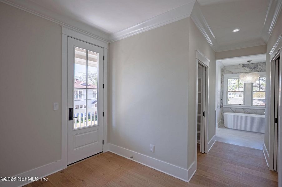 Spacious, unfurnished interior of a new home in , Jacksonville (Image 127).