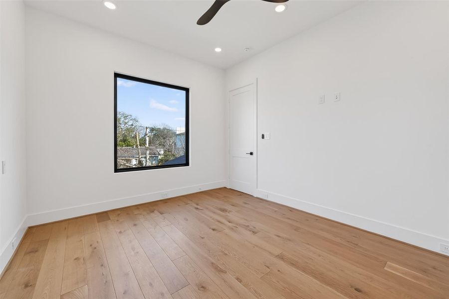 Spacious, unfurnished interior of a new home in , Houston (Image 40).