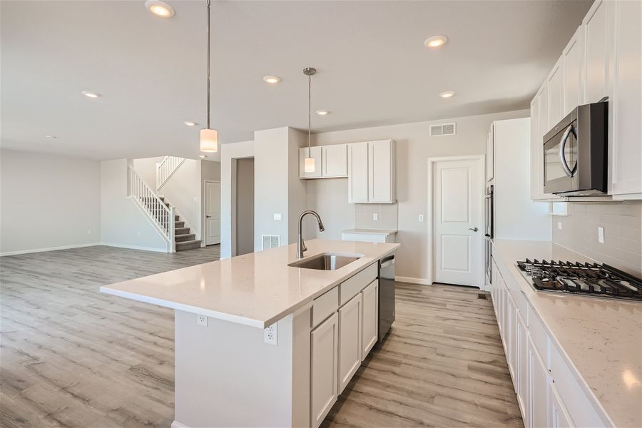 1333 lorraine circle south - web quality - 011 - 13 kitchen