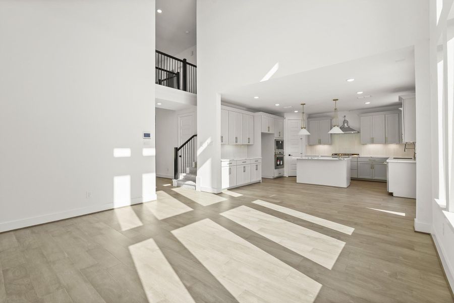 Spacious, unfurnished interior of a new home in Jubilee 45', 70', Hockley (Image 12).