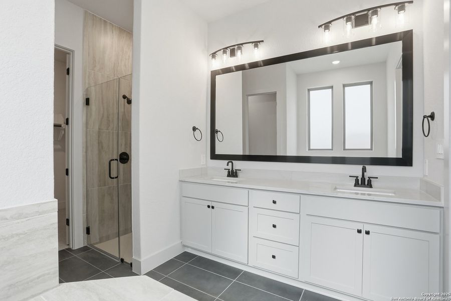 Furnished interior view inside a new home in Haby Hill 50s, San Antonio (Image 13).