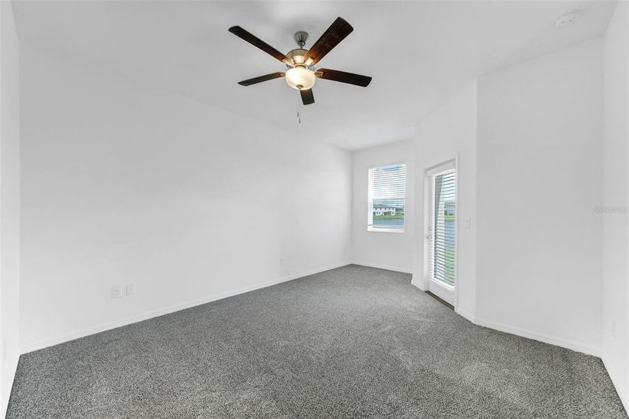Spacious, unfurnished interior of a new home in , San Antonio (Image 24).