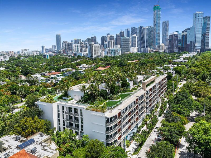 Condo located in Miami, FL showcasing its design and architecture (Image 41). Condo located in Miami, FL showcasing its design and architecture (Image 41).