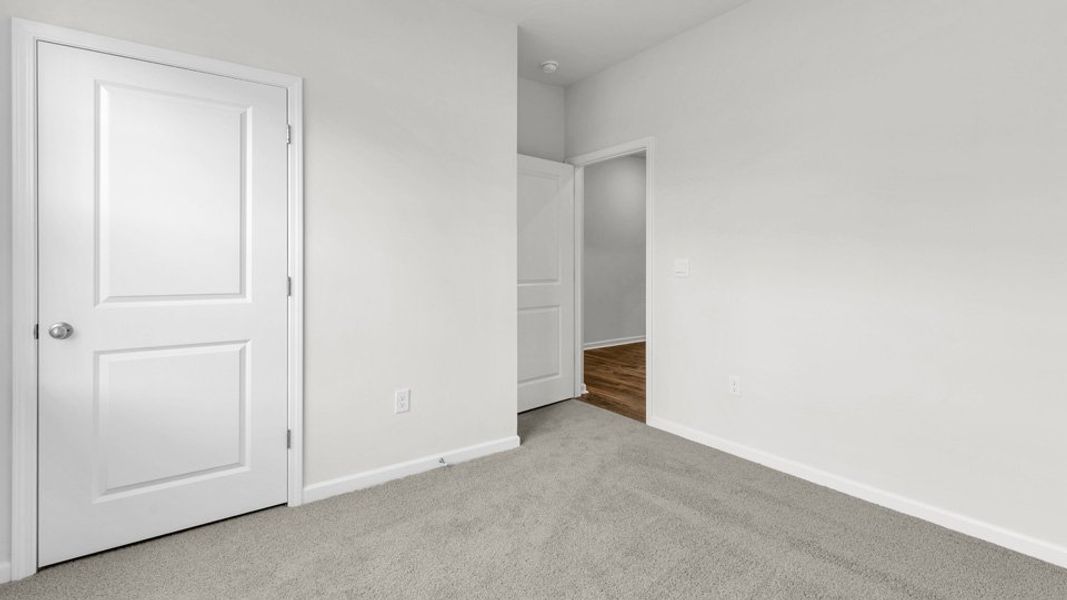 Spacious, unfurnished interior of a new home in Bryson Park, Lexington (Image 12).