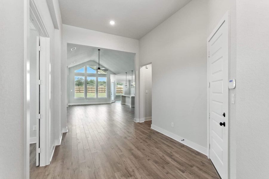 Spacious, unfurnished interior of a new home in Alsatian Oaks, Castroville (Image 20).