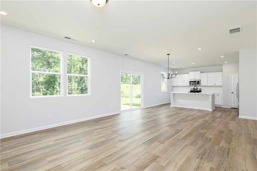 Spacious, unfurnished interior of a new home in Rhodes Glen, Lawrenceville (Image 34).