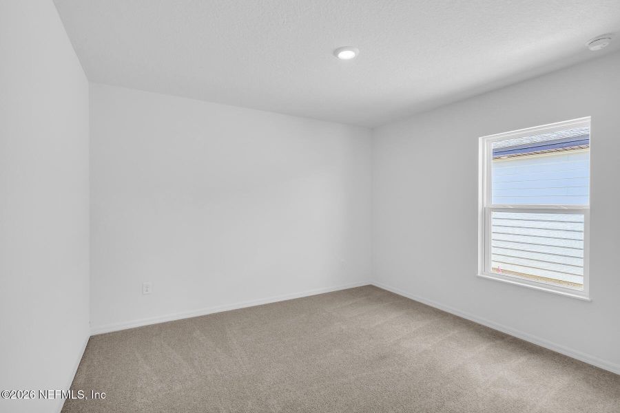 Spacious, unfurnished interior of a new home in Rolling Hills, Green Cove Springs (Image 19).