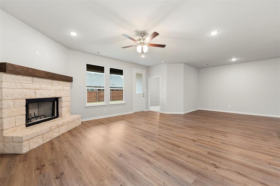 Spacious, unfurnished interior of a new home in Covenant Park, Springtown (Image 31).