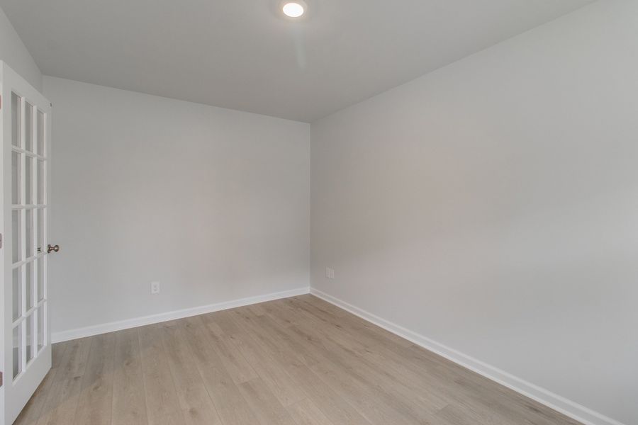 Spacious, unfurnished interior of a new home in Bluefield, Lexington (Image 16). Spacious, unfurnished interior of a new home in Bluefield, Lexington (Image 16).