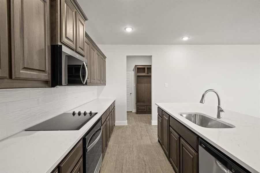 316 Reliance- Kitchen-3