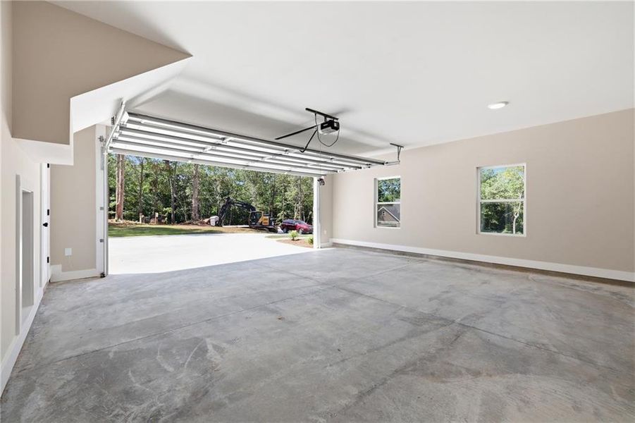 Spacious, unfurnished interior of a new home in , Clarkesville (Image 38).