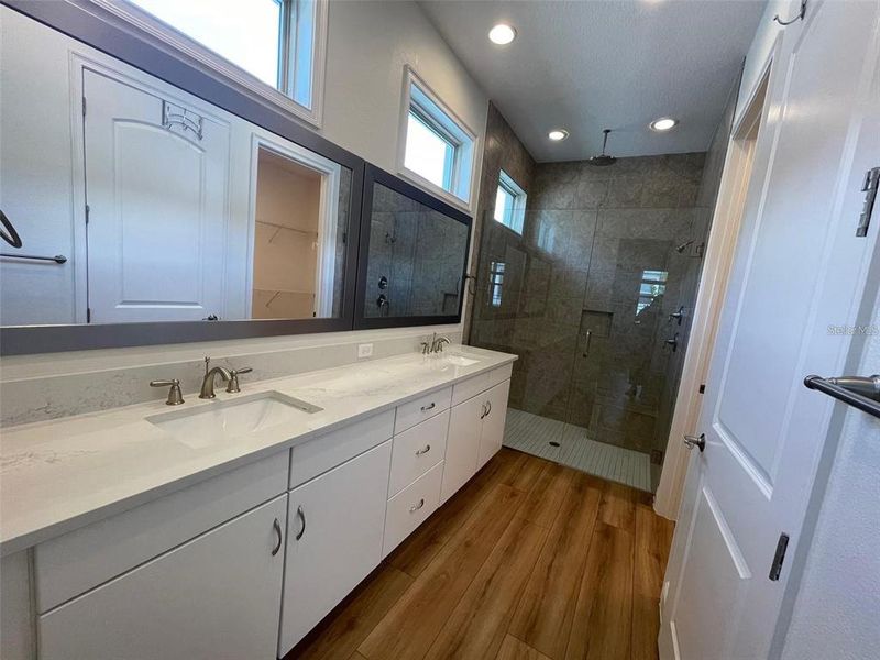 Furnished interior view inside a new home in , Orlando (Image 3).