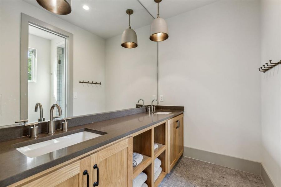 Furnished interior view inside a new home in , Malakoff (Image 23).