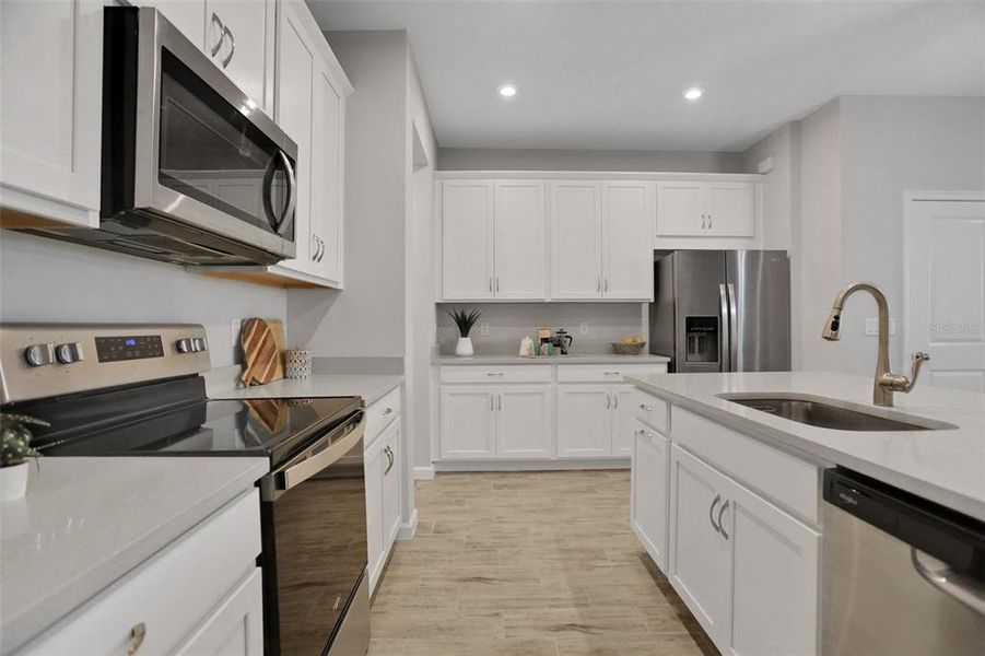 Furnished interior view inside a new home in , Wesley Chapel (Image 4).
