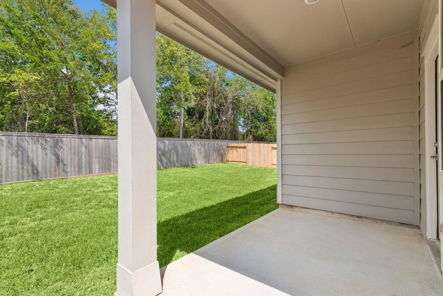 Covered patio! Covered patio!