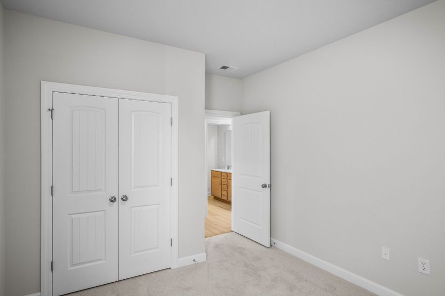 Spacious, unfurnished interior of a new home in Coastal Club of the Carolinas, Calabash (Image 19).