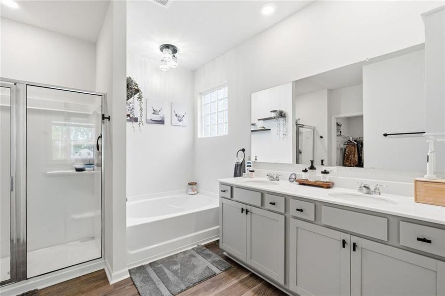 Furnished interior view inside a new home in Lost Creek, Dallas (Image 6).