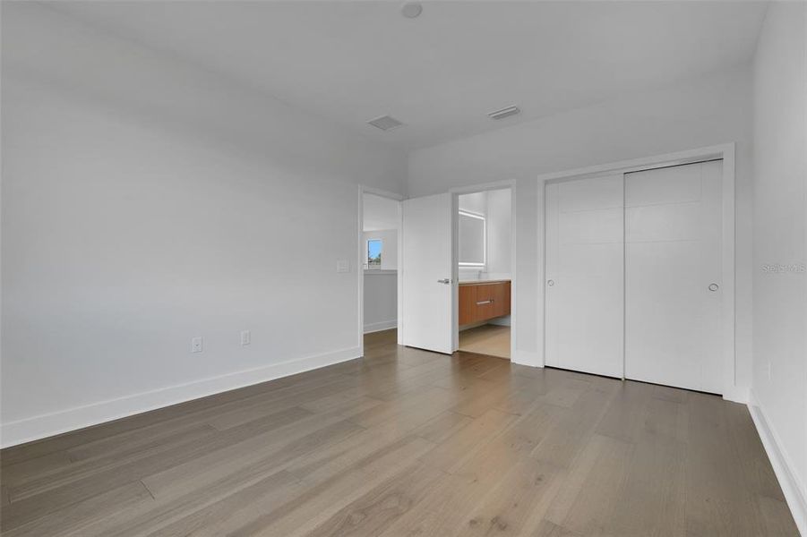 Spacious, unfurnished interior of a new home in Hampton Green at Providence, Davenport (Image 39).