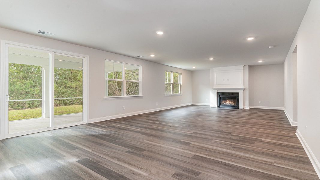 Spacious, unfurnished interior of a new home in Eden Springs, Longs (Image 9).