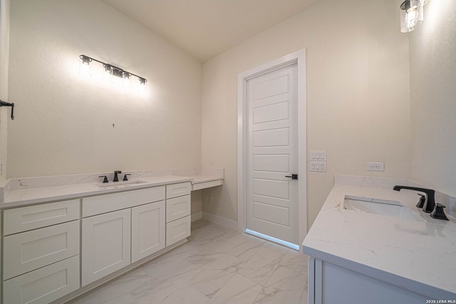 Furnished interior view inside a new home in , Kerrville (Image 4).