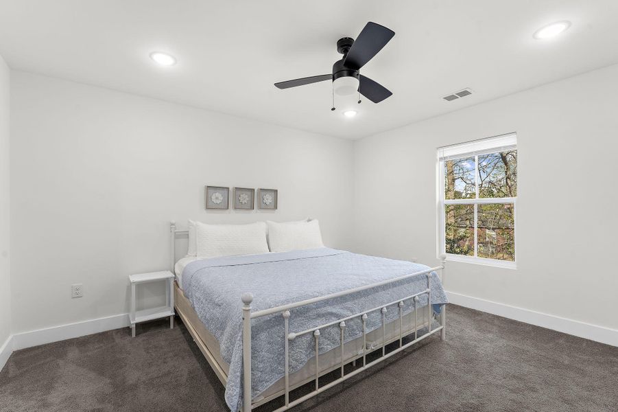 Furnished interior view inside a new home in , Hanahan (Image 16).