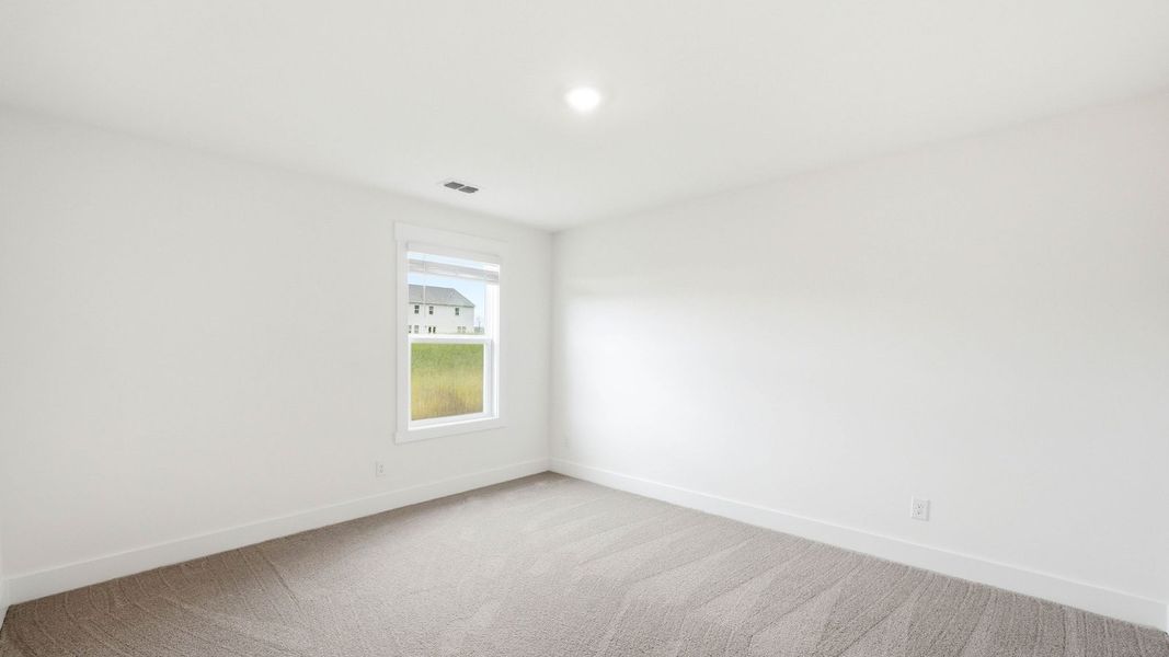 Spacious, unfurnished interior of a new home in Fieldcrest Acres, Blountville (Image 18).