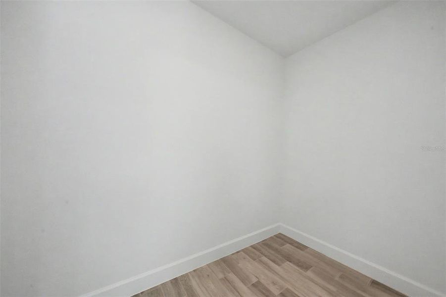 Spacious, unfurnished interior of a new home in , Sebring (Image 43).
