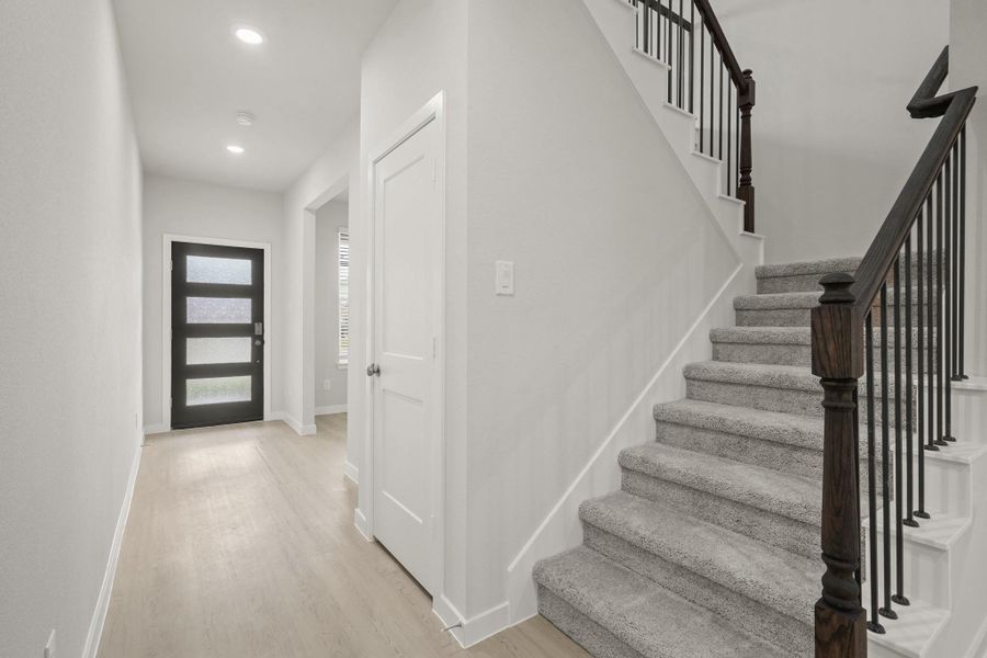 Spacious, unfurnished interior of a new home in Sunterra, Katy (Image 23).