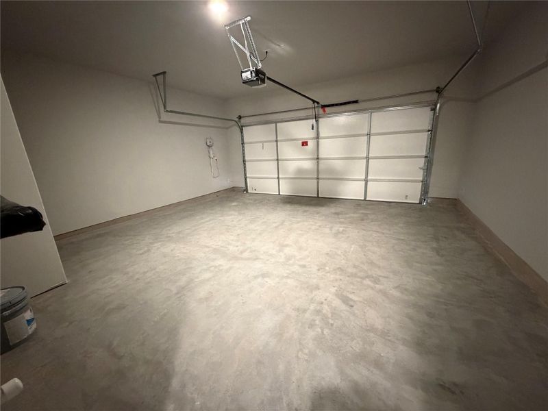 Spacious, unfurnished interior of a new home in Cannon Ranch 40s, Dripping Springs (Image 26).