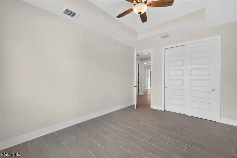 Spacious, unfurnished interior of a new home in Cape Coral, Cape Coral (Image 19).