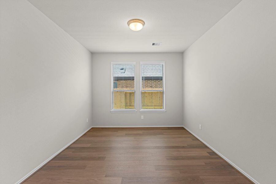 Spacious, unfurnished interior of a new home in Candela, Richmond (Image 31).