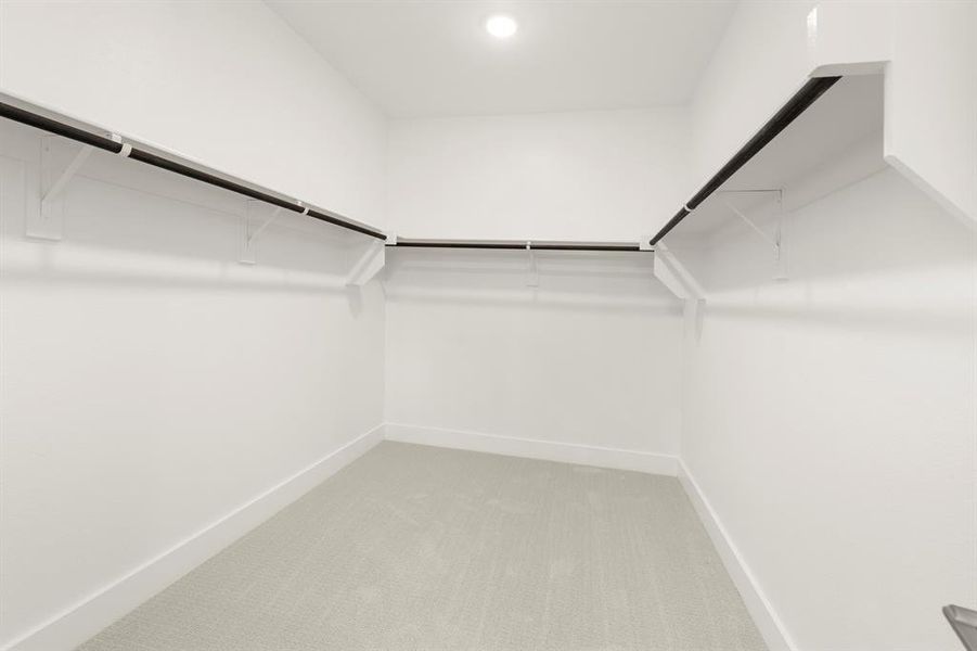 24. 2712 Andorra - Closet 24. 2712 Andorra - Closet