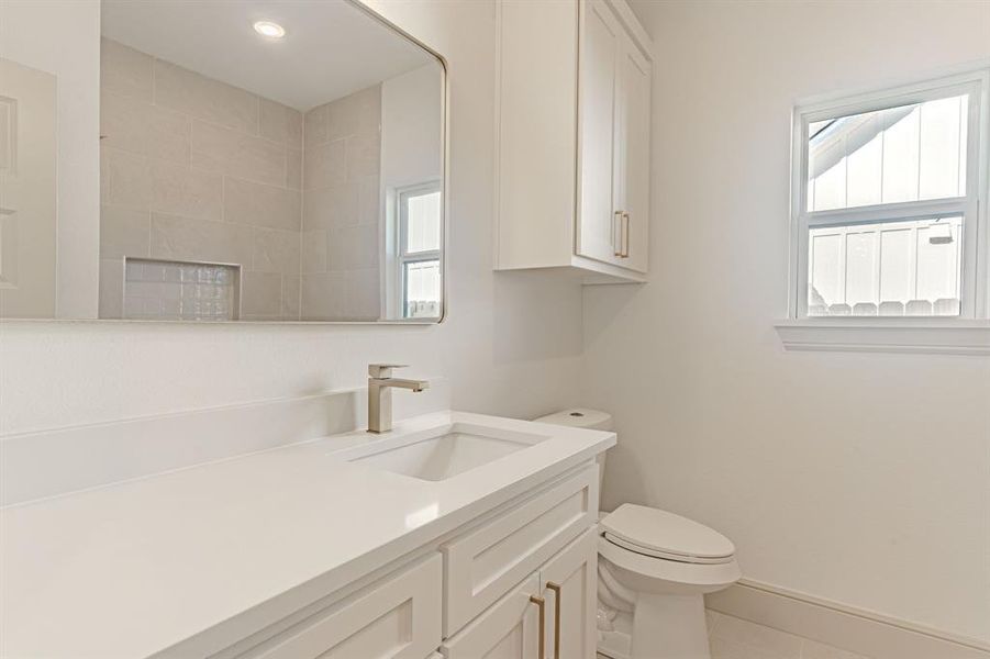 Furnished interior view inside a new home in , Granbury (Image 12).