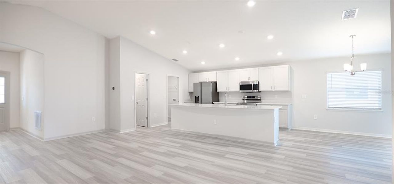 Spacious, unfurnished interior of a new home in Summerlake Estates, Auburndale (Image 10).