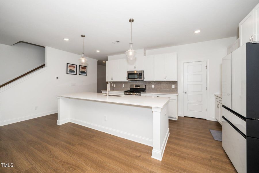 12-web-or-mls-2129 Mars Hill (8 of 27)