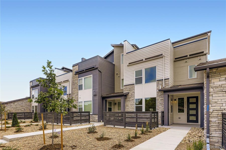 Brand-new, move-in ready w/Rooftop deck! Brand-new, move-in ready w/Rooftop deck!