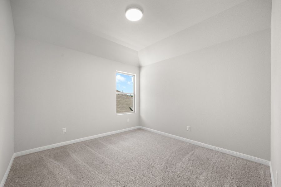 Spacious, unfurnished interior of a new home in Trinity Ranch, Elgin (Image 31).