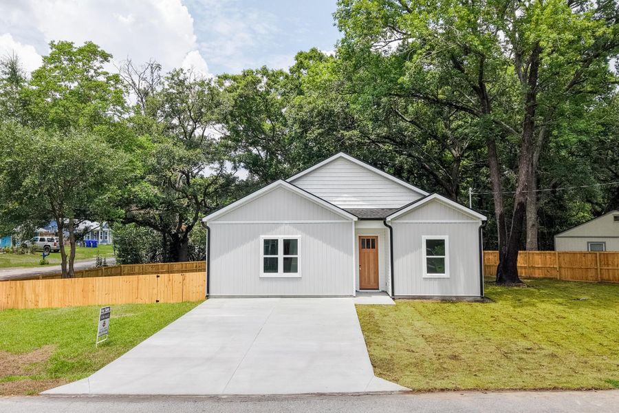 Front exterior of a new home in , North Charleston, SC, highlighting curb appeal (Image 18). Front exterior of a new home in , North Charleston, SC, highlighting curb appeal (Image 18).