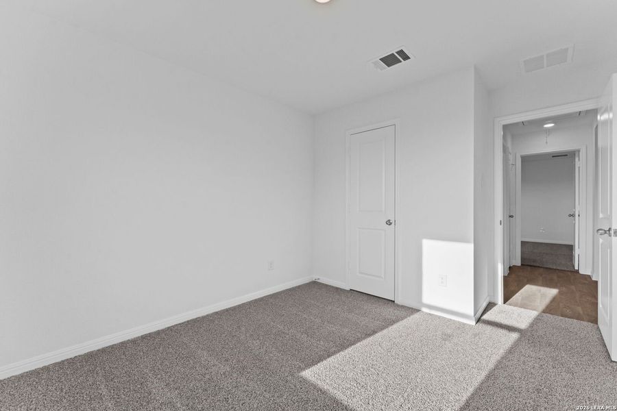 Spacious, unfurnished interior of a new home in Paramount, Kyle (Image 14).