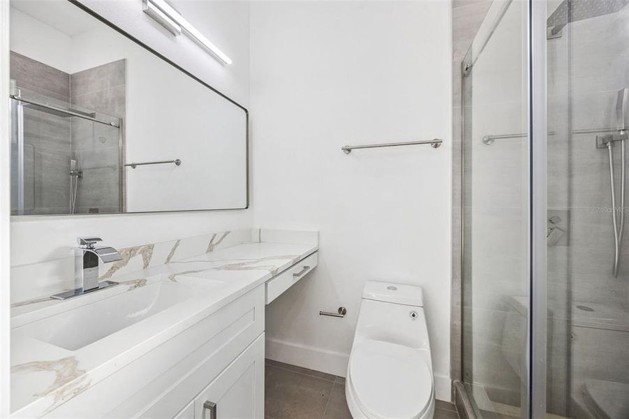 Furnished interior view inside a new home in , Orlando (Image 30).