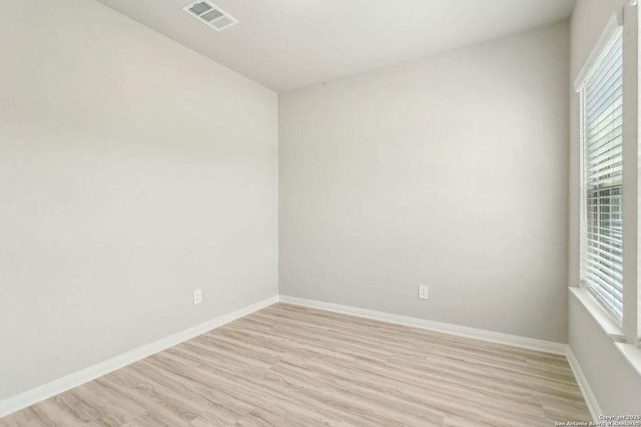 Spacious, unfurnished interior of a new home in Autry Pond, San Antonio (Image 18). Spacious, unfurnished interior of a new home in Autry Pond, San Antonio (Image 18).